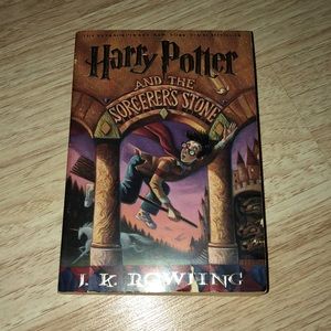 Harry Potter and the Sorcerer’s Stone (JK Rowling)